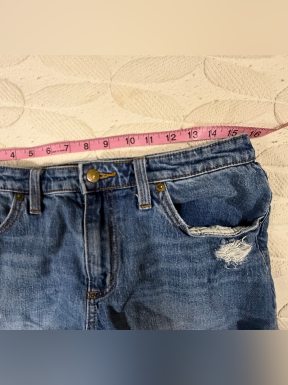 Univeral Thread size 8/29 Denim Cutoff Shorts w distressing. High rise. - Picture 9 of 9